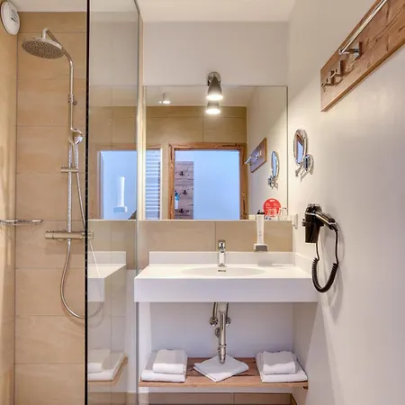 Отель Cooee Alpin