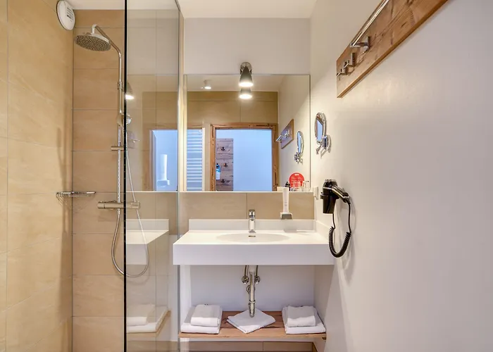 Готель Cooee Alpin Бад-Кляйнкірхгайм