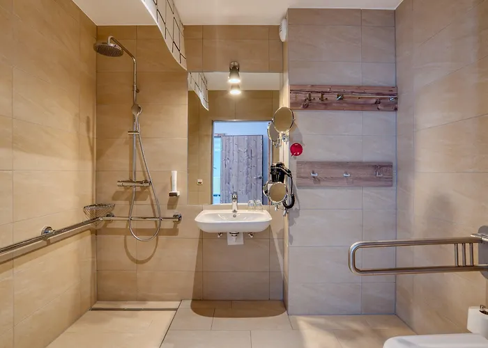 Cooee Alpin Готель Бад-Кляйнкірхгайм